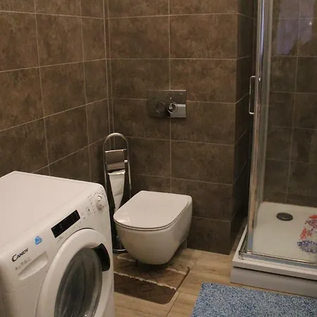 New Luxury With Two Bathrooms * ريغا