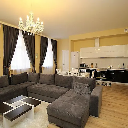 New Luxury With Two Bathrooms דירה *